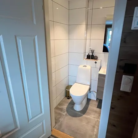 Fossheim - To Lekre Og Nyoppussede Apartment Ulsak